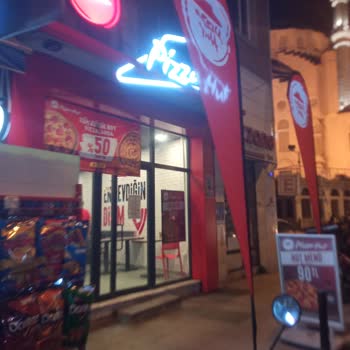 Pizza Hut Saygısızlık Hakaretler Disiplinsizlik