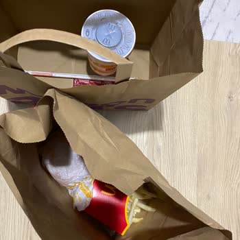 McDonald's Paket Servisinden Menüleri Eksilterek Veriyor!