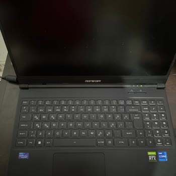 Monster Teknik Servis Sonrası Yine Aynı Siyah Ekran Hatası