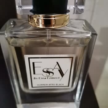 Esra Ezmeci Black Parfüm Kokmuyor!