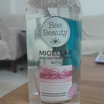 Temizlemeyen Deriyi Yakan Bee Beauty Micellar Makyaj Temizleme Suyu