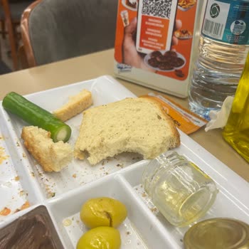 Köfteci Yusuf Kahvaltı Tabağında Sinek 🤦♂️😞