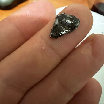 Abdurrahman Tatlıcı Gofretin İçerisinde  Metal Parça