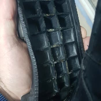 FLO'dan Alınan Tonny Black Marka Botun Kısa Sürede Ayrılan Tabanı