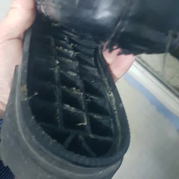 FLO'dan Alınan Tonny Black Marka Botun Kısa Sürede Ayrılan Tabanı