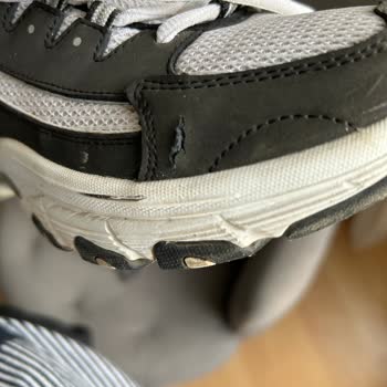 Skechers Marka Ürününün Arkasında Durmuyor