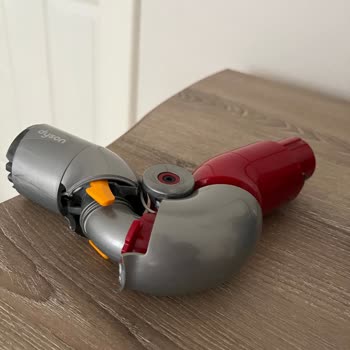 Dyson Mobilya Altı Adaptörü Kırıldı