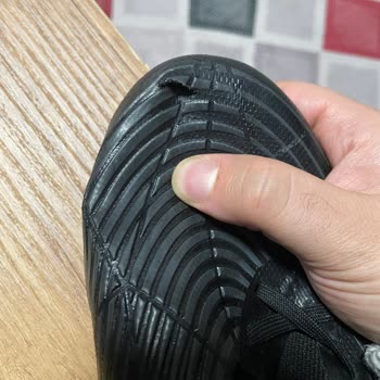 Adidas Yarı Prof Krampon Mağduriyeti