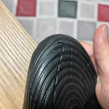 Adidas Yarı Prof Krampon Mağduriyeti