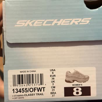 Skechers Yeni Çıkan Model Ayağa Vuruyor