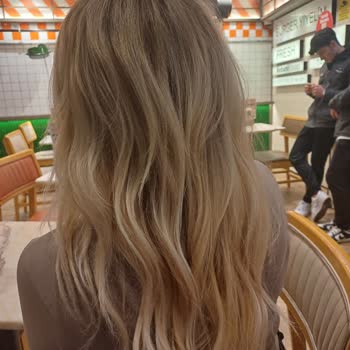 Beyaz Köşk Coiffeur (Ersin Pekdemir) Profesyonellikten Uzak Saç Bakım Deneyimi