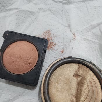 Flormar Makyaj Ürünlerinin Kapakları Kırılıyor