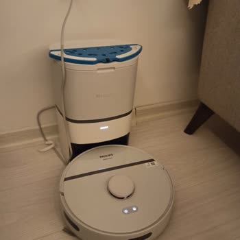 Philips Ev Aletleri Çöp İstasyonlu Robot Süpürge Çöp Bırakıyor