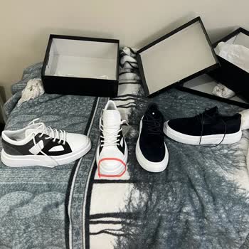 Elle Shoes Ayakkabının Tabanında Çivi Var!