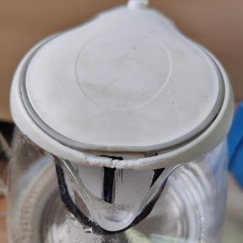 Sinbo Su Isıtıcısının Plastik Kısmı Eriyor.