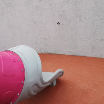 İzmir Büyükşehir Belediyesi Körfez Evlerinde Tehlikeli Park