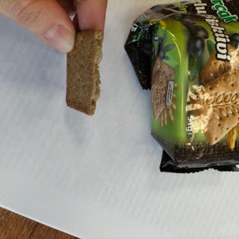 Eti Gıda Tuzlu Bisküvide Beklenmedik Bulgu