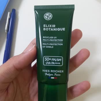 Yves Rocher 50+SPF Güneş Kremi Yüzde Soyuluyor