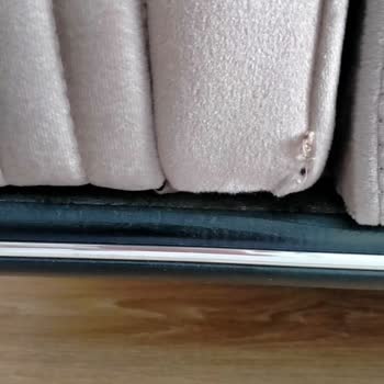 Evshop Oturma Grubunda Meydana Gelen Aşınma, Sökük