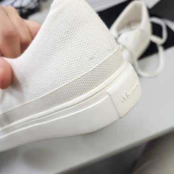 Massimo Dutti Numaraları Farklı Ve Pis Ayakkabı Gönderdi
