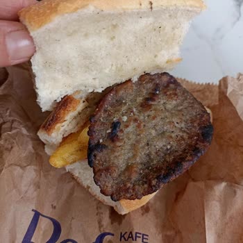 Ressa Cafe Hamburgerimsi Ekmek Arası