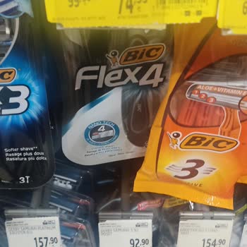 Боль от использования бритвенных лезвий Bic Flex4
