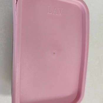 Lav Saklama Kapları Kapakları Çatlıyor Ve Deforme Oluyor