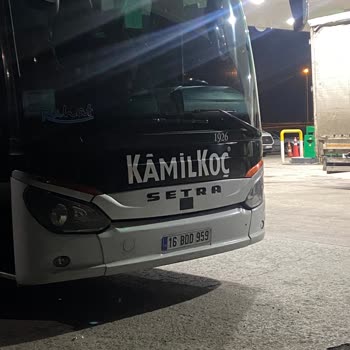Fahrgäste von Kamil Koç stranden stundenlang wegen Buspanne in Bolu