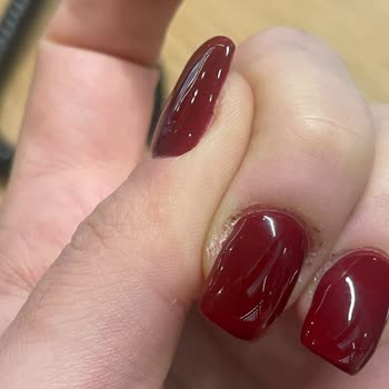 Eylül Öztürk Nail SPA Maslak Protez Tırnak Ve Çalışanların Tavırları