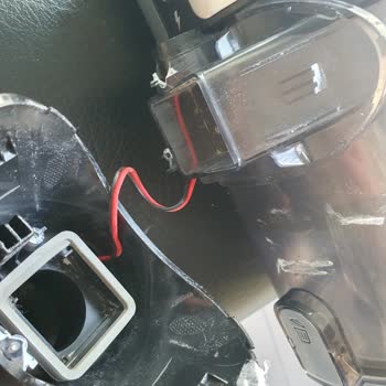 Arnica Solara Dik Süpürgenin Gövdesi Kalitesiz Ve Tehlike Saçıyor