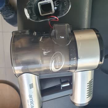 Arnica Solara Dik Süpürgenin Gövdesi Kalitesiz Ve Tehlike Saçıyor