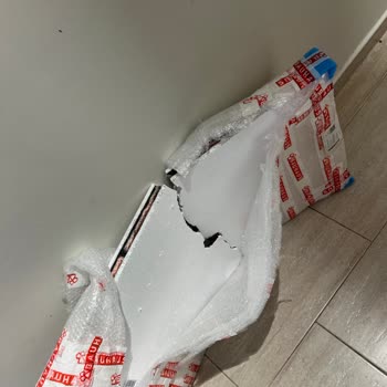 Bauhaus Ve Horoz Lojistik Bir Turlu Sağlam Ürün Teslim Edemiyor:)