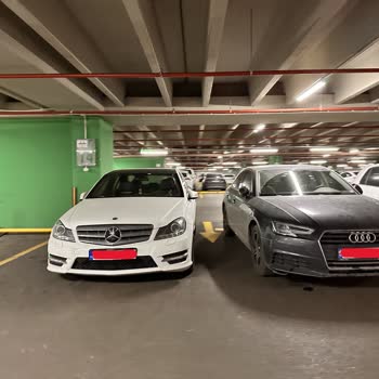 Sabiha Gökçen Havalimanı Otoparkta Yola Park Ediliyor