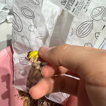 Macro Center Antep Fıstıkları Kurtlu Çıktı