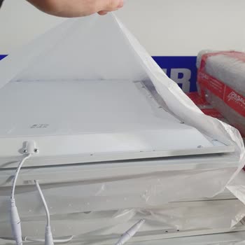 Egetim Online Yetersiz Paketleme Sonucu Ezilen LED Paneller