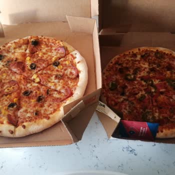 Domino's Pizza Fiyaskosu. Az Malzeme Çok Kibir