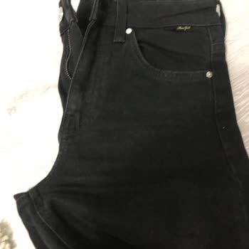 Mavi Kalitesiz Pantolonlar