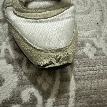 Reebok Ayıplı Ürünü İçin Destek Sağlamamaktadır