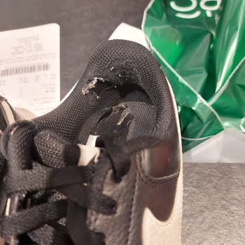 Nike Deichmann'da Beklenen Kalite Bu Mu?