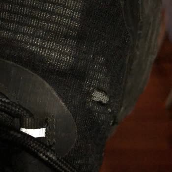 Yeşil Kundura Cat Outdoor Bot Kalitesizliği