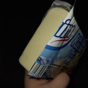 İçim Kaşar Peynirinin İçinden Kıl Çıktı!