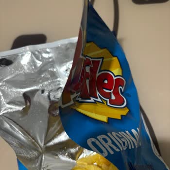 Ruffles Cipsin Tadı Ve İçinden Çıkan