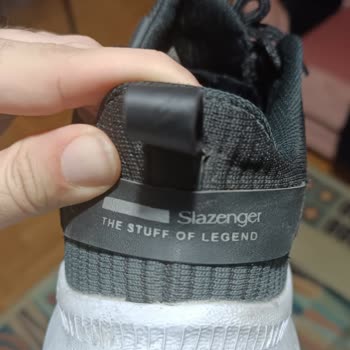 Slazenger Logosu Silinince Ortaya Çıkan Farklı Marka Logosu