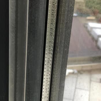 Karglass Üretim Hatalı Cam!