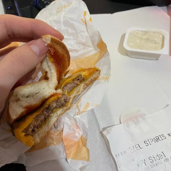 McDonald's In Vasıfsız Palyaço Çalışanları!