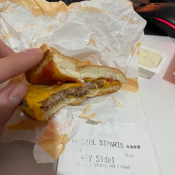 McDonald's In Vasıfsız Palyaço Çalışanları!