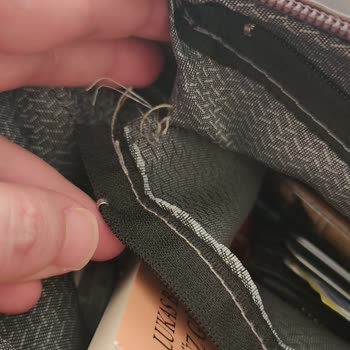 Kombinolojii Kombinoloji Çantaları Bir Hafta İçinde Söküldü Firma İlgilenmedi