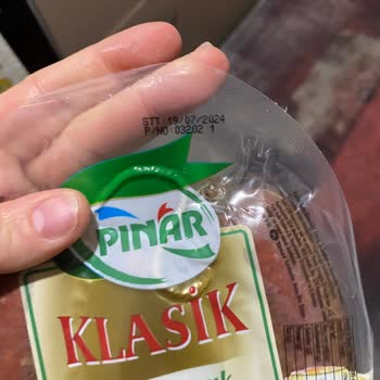 Pınar Et ve Süt Marketten Alınan Sucukta Küf Sorunu