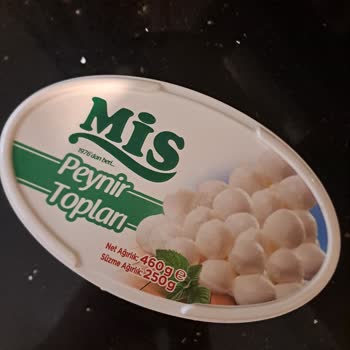 Mis Peynir Toplarının Dayanılmaz Kokusu
