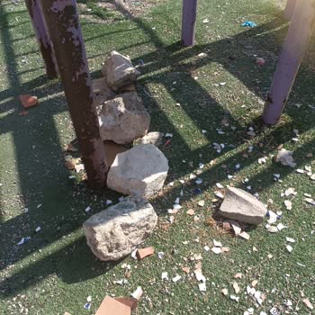 Melikgazi Belediyesi Park İstiyoruz. Çok Bakımsız